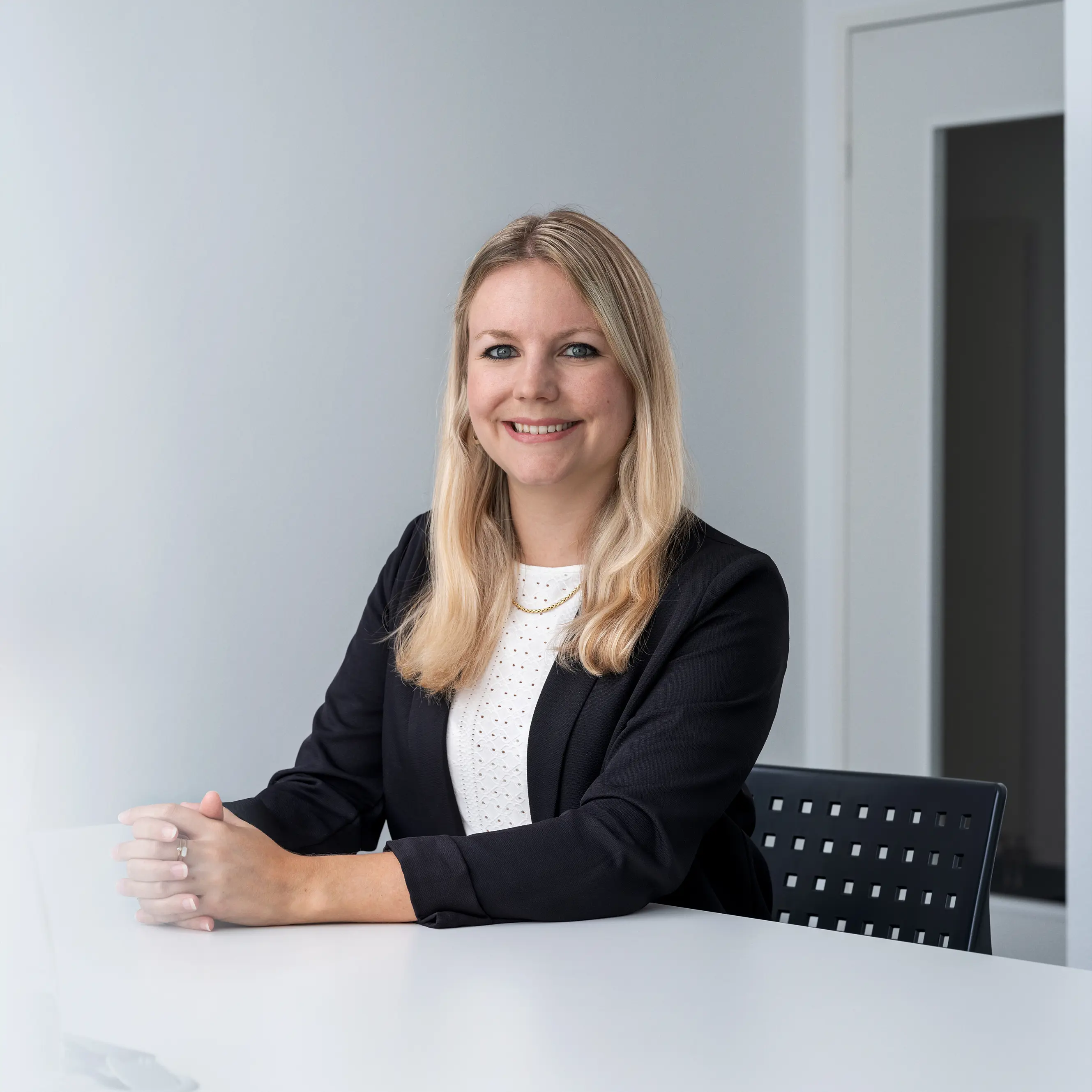 1694679332 Alina Lang Rgb